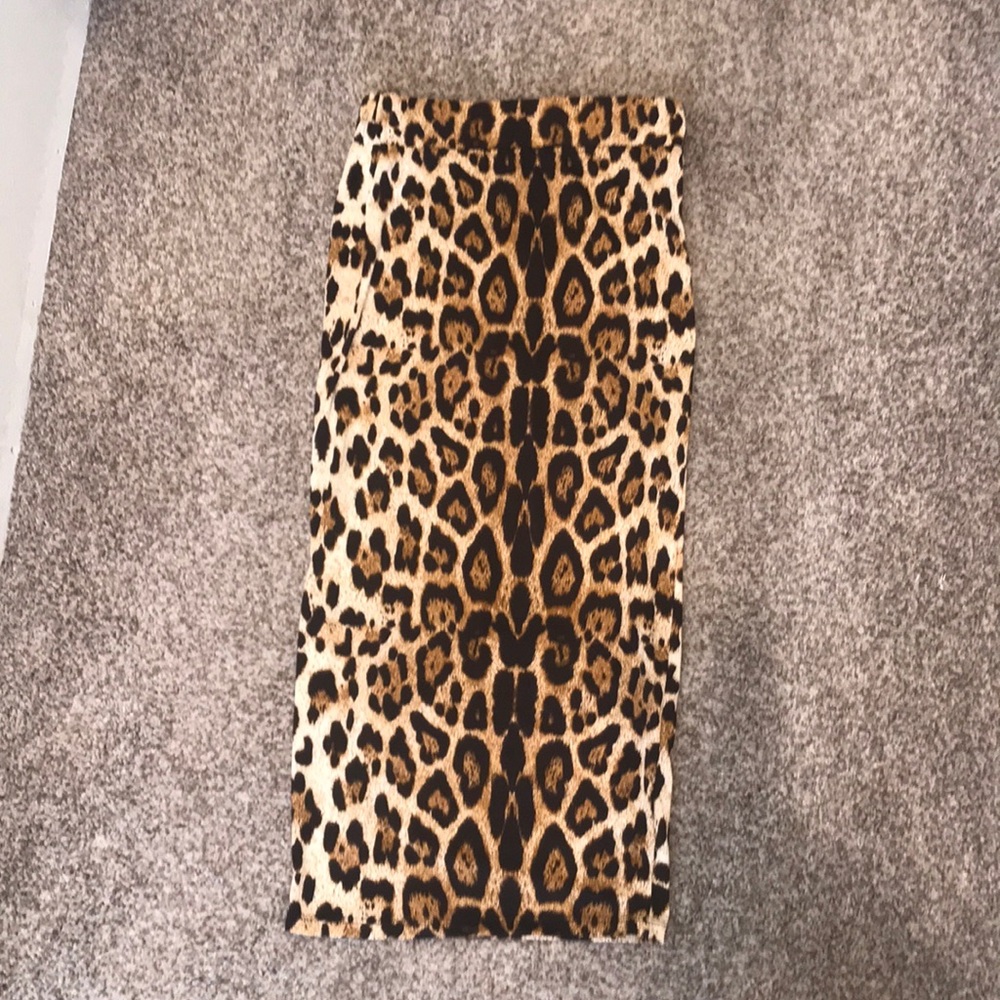 SHEIN Leopard print stretch midi skirt